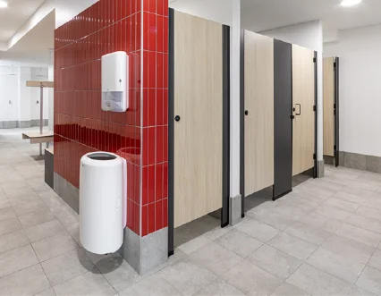 Bathrooms & Bar